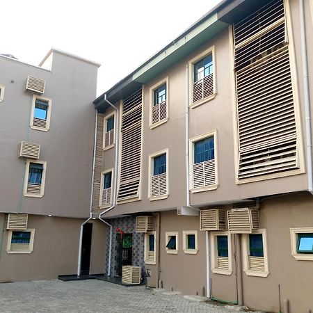 Exclusive Mansion Lekki Phase 1 Ilado Exterior photo